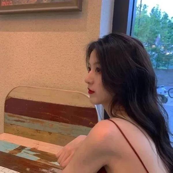 黄大妮